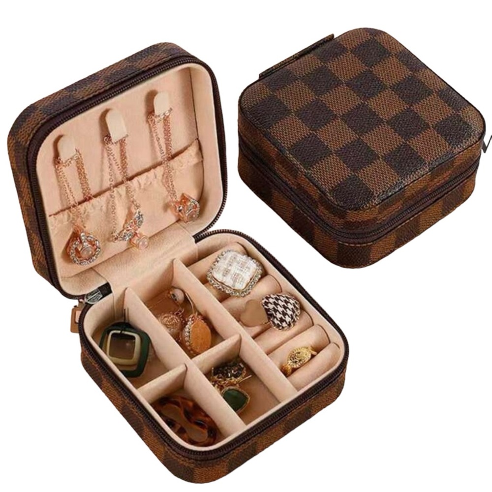NEW SMALL TRENDY TRAVEL JEWELRY BOX!
